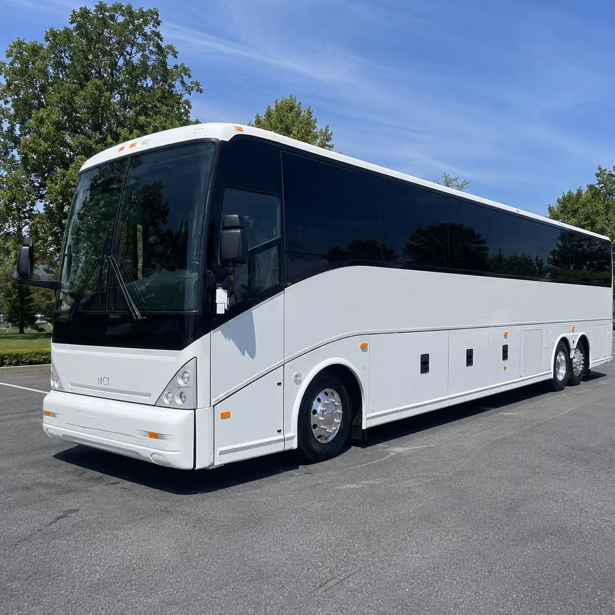 bus rental options for oakland trips