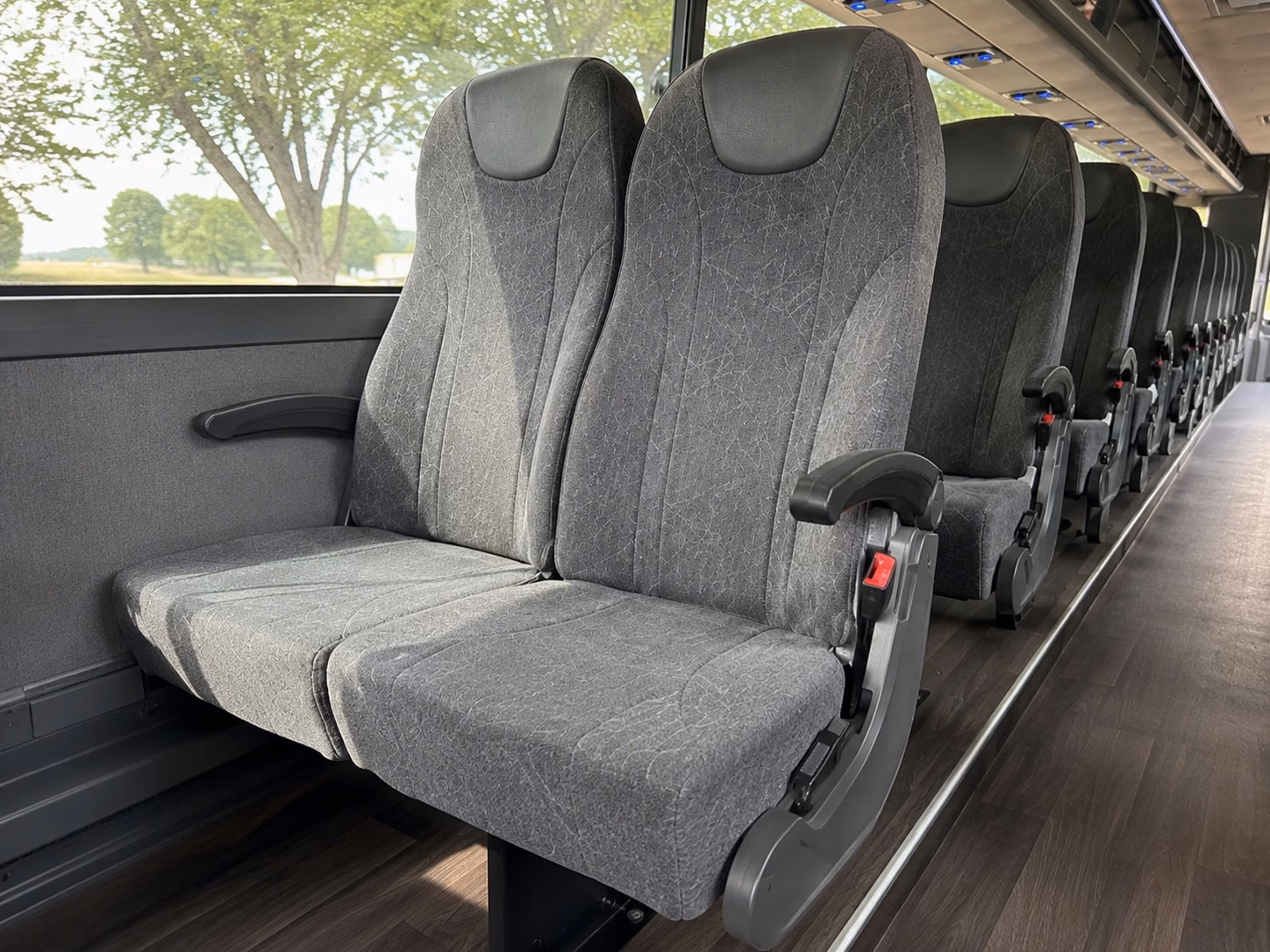 how the type of bus you choose changes charter bus prices in oakland california
