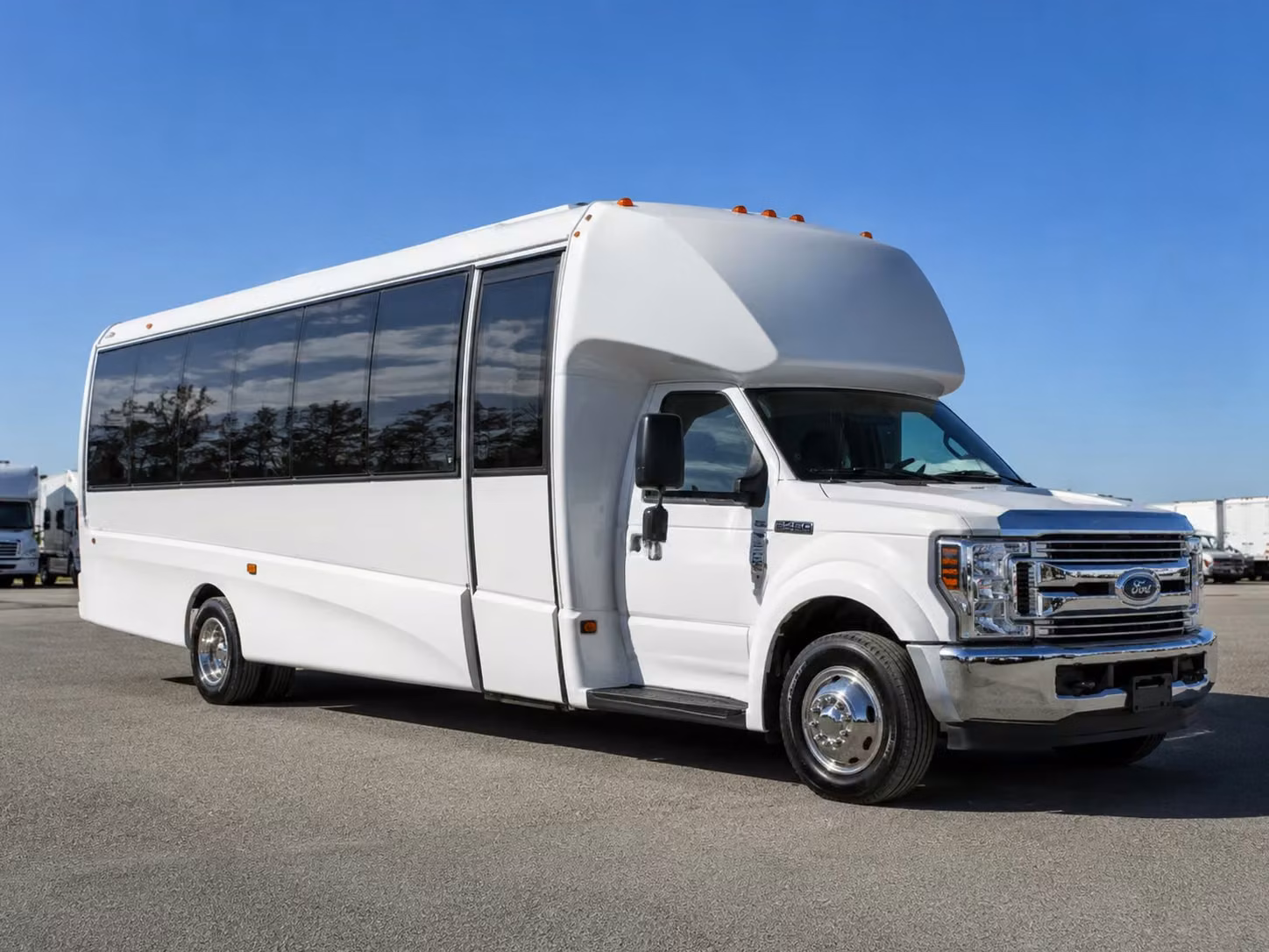 minibus rentals for smaller oakland prom groups who want to keep it tight