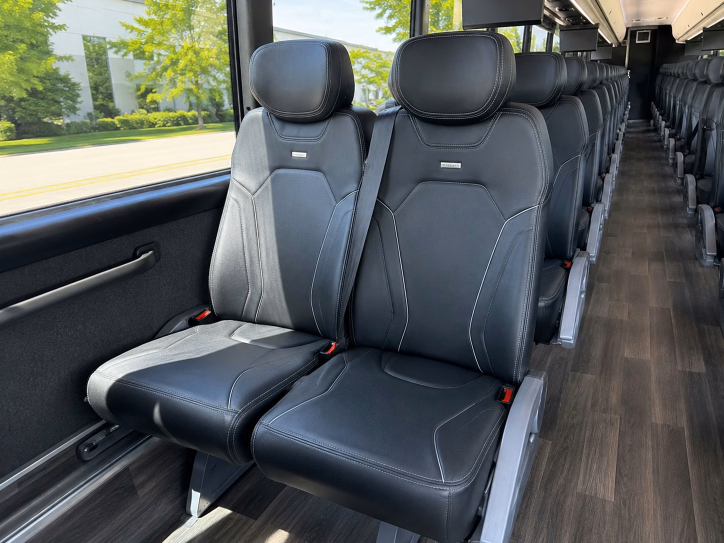 oakland airport wedding shuttles and hotel to venue transfers done right